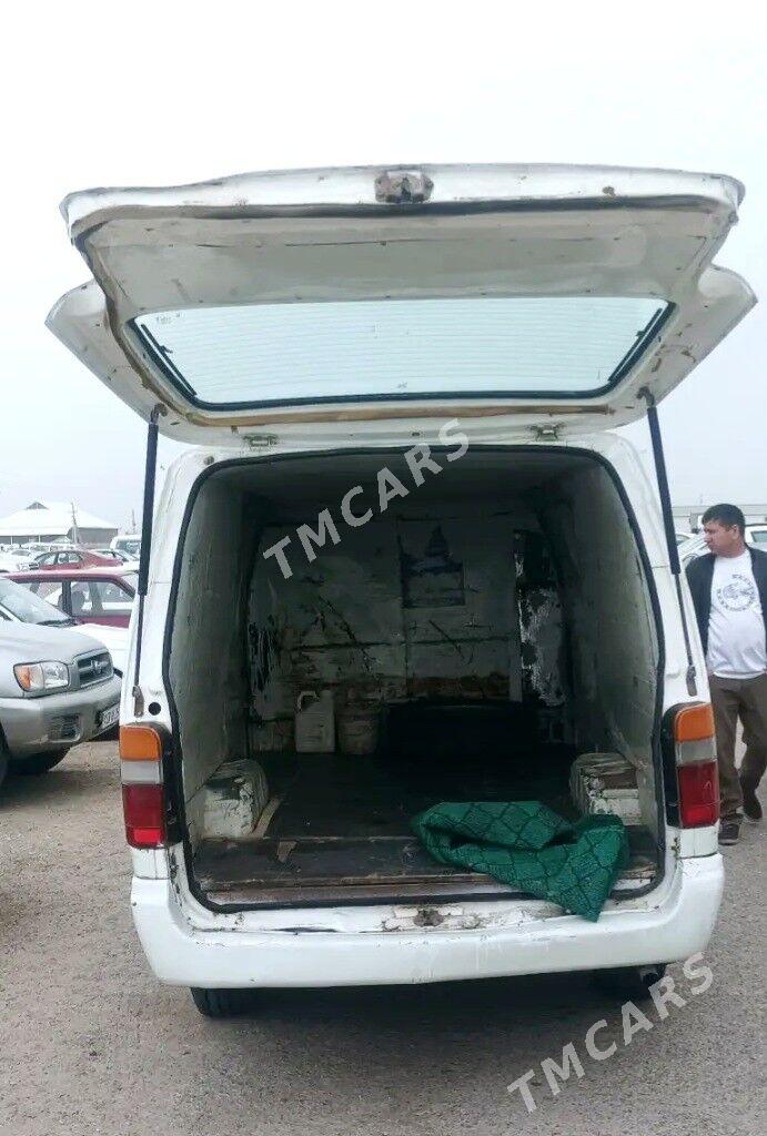 Toyota Hiace 2003 - 73 000 TMT - Мары - img 3