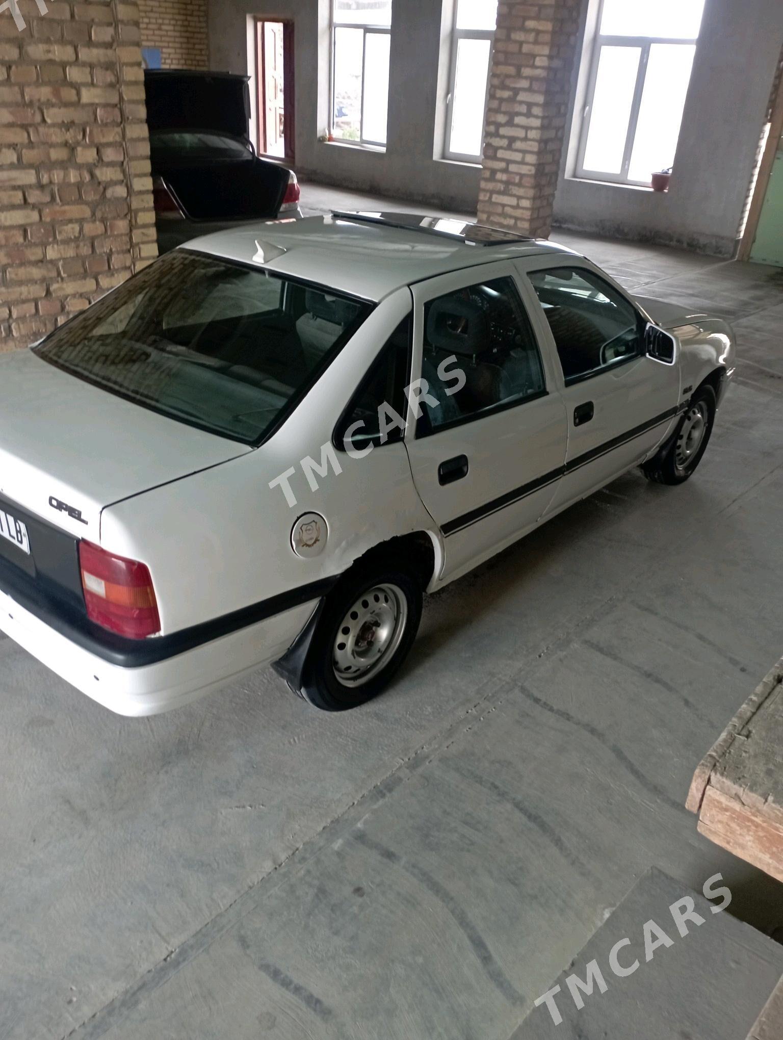 Opel Vectra 1989 - 25 000 TMT - Dänew - img 4