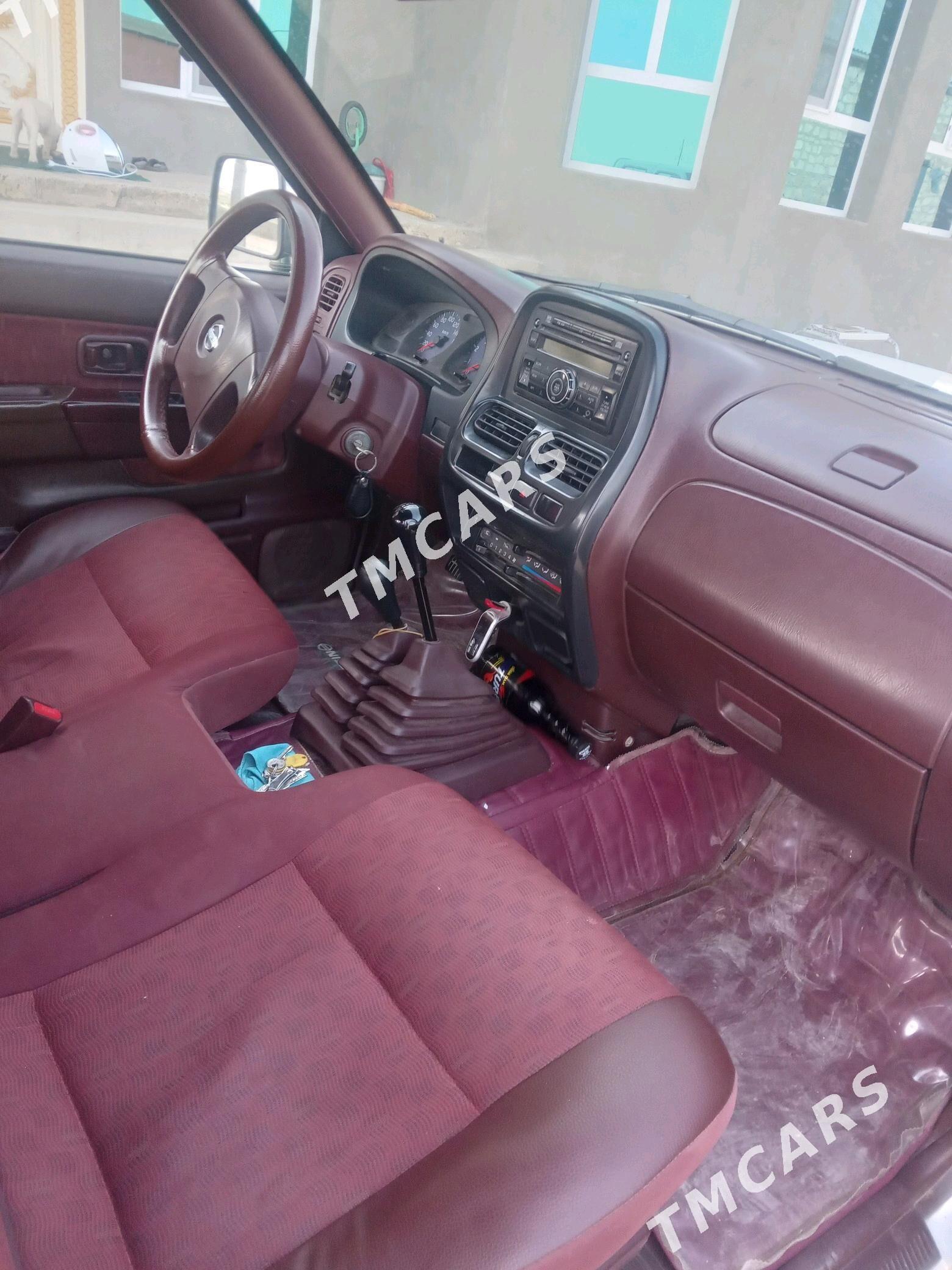 Nissan Navara 2011 - 130 000 TMT - Jebel - img 1