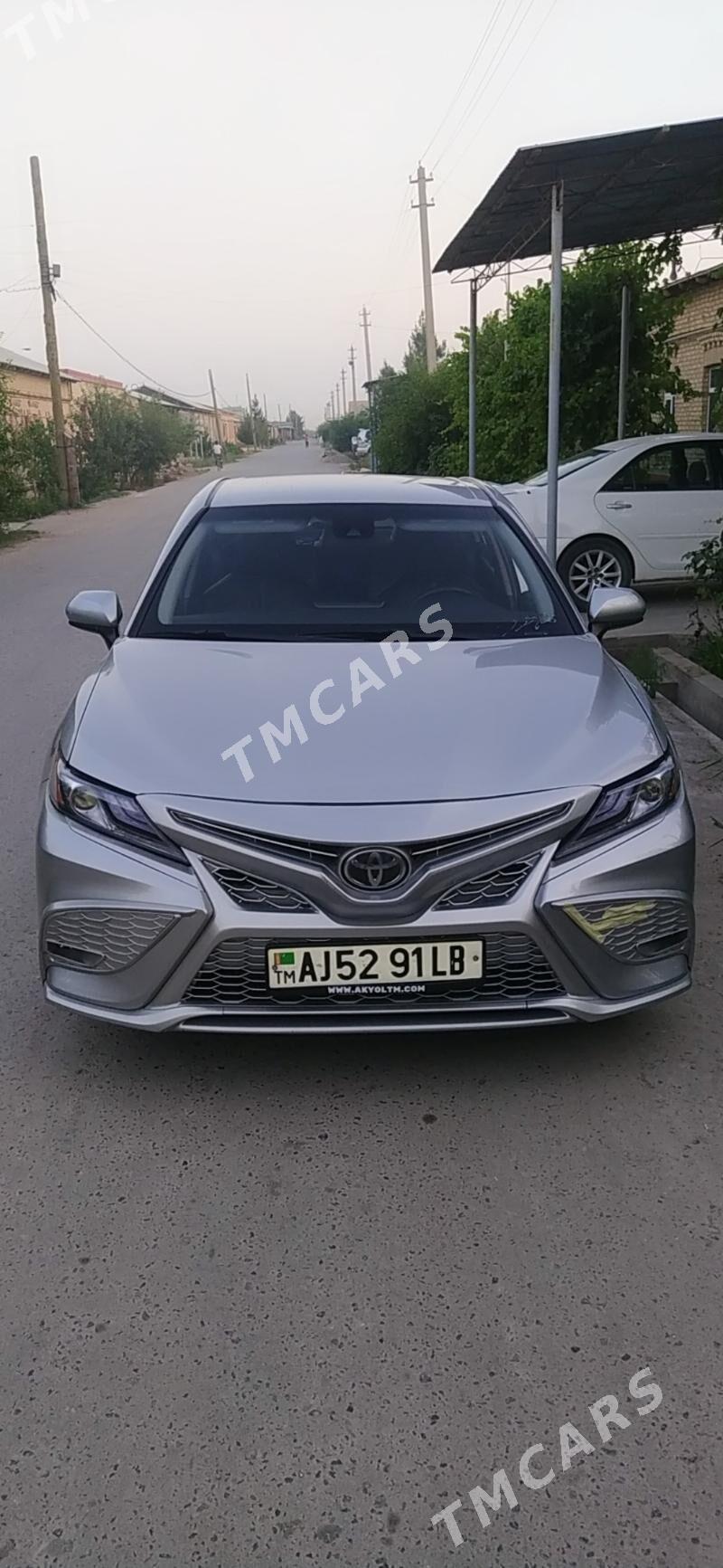 Toyota Camry 2021 - 300 000 TMT - Дянев - img 2