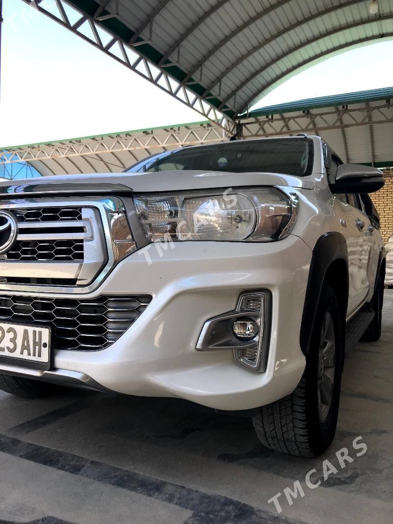 Toyota Hilux 2017 - 460 000 TMT - Bäherden - img 3
