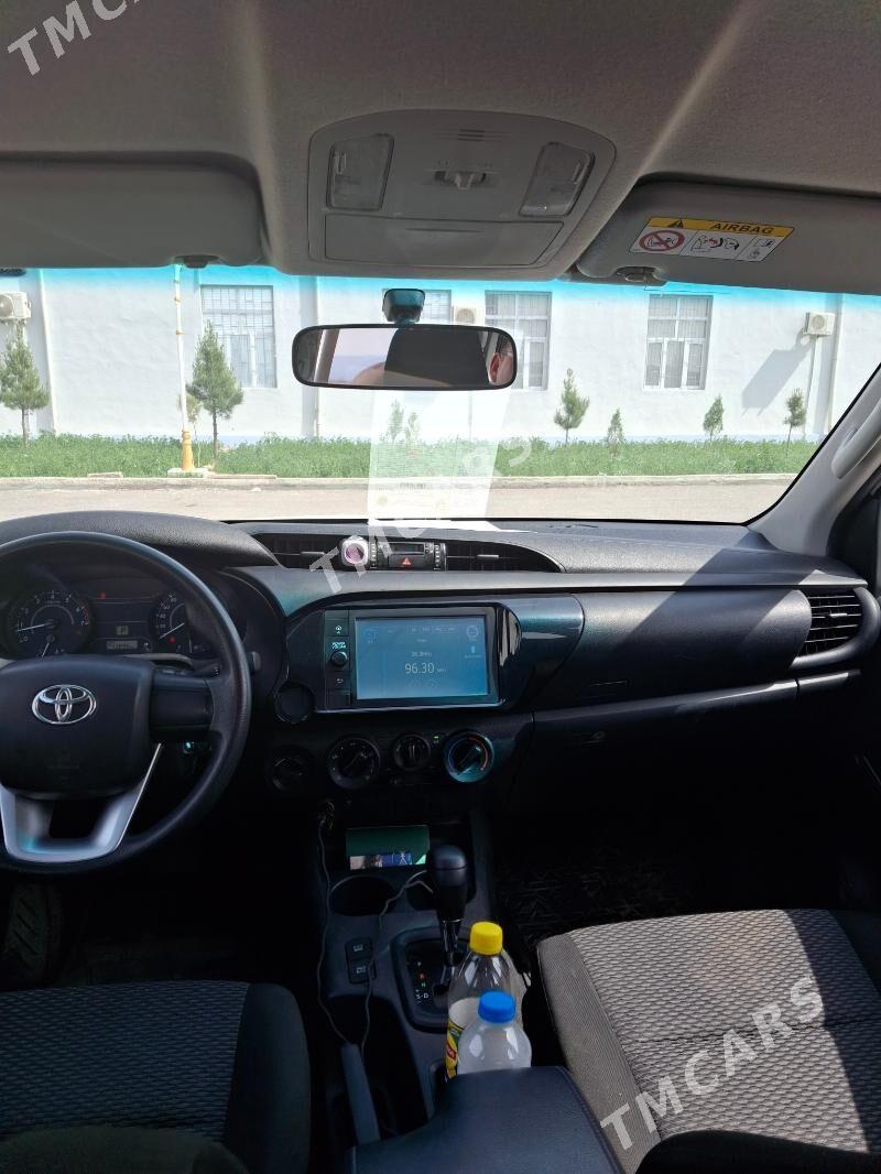 Toyota Hilux 2021 - 535 000 TMT - Керки - img 5