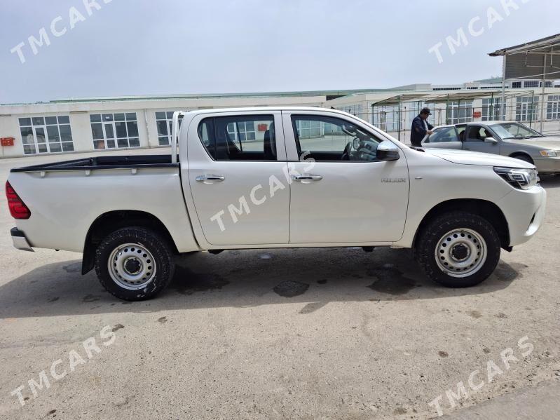 Toyota Hilux 2021 - 535 000 TMT - Керки - img 6