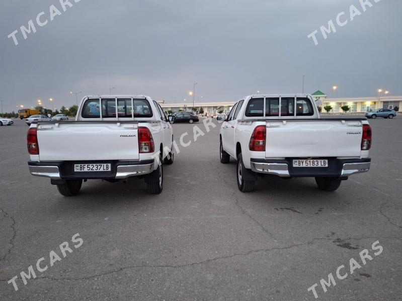 Toyota Hilux 2021 - 535 000 TMT - Керки - img 9