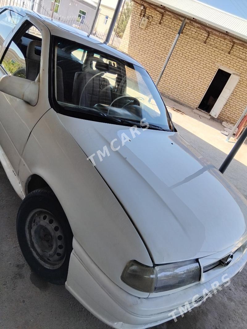 Opel Vectra 1994 - 29 000 TMT - Мургап - img 4