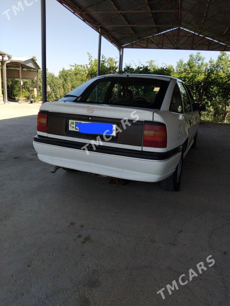 Opel Vectra 1994 - 29 000 TMT - Мургап - img 3