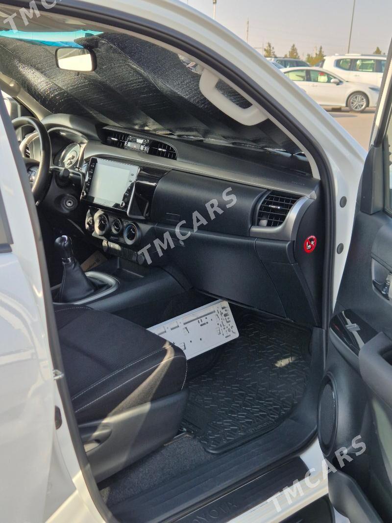 Toyota Hilux 2021 - 545 000 TMT - Ашхабад - img 9