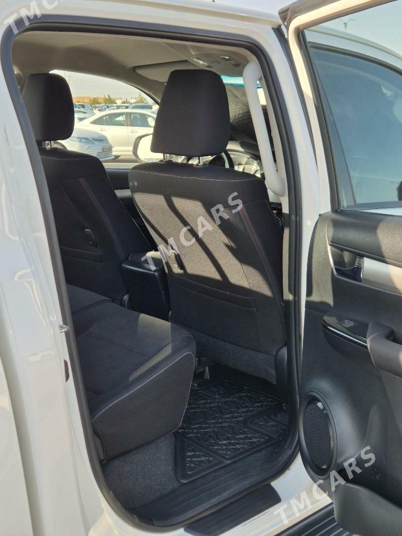 Toyota Hilux 2021 - 545 000 TMT - Ашхабад - img 8