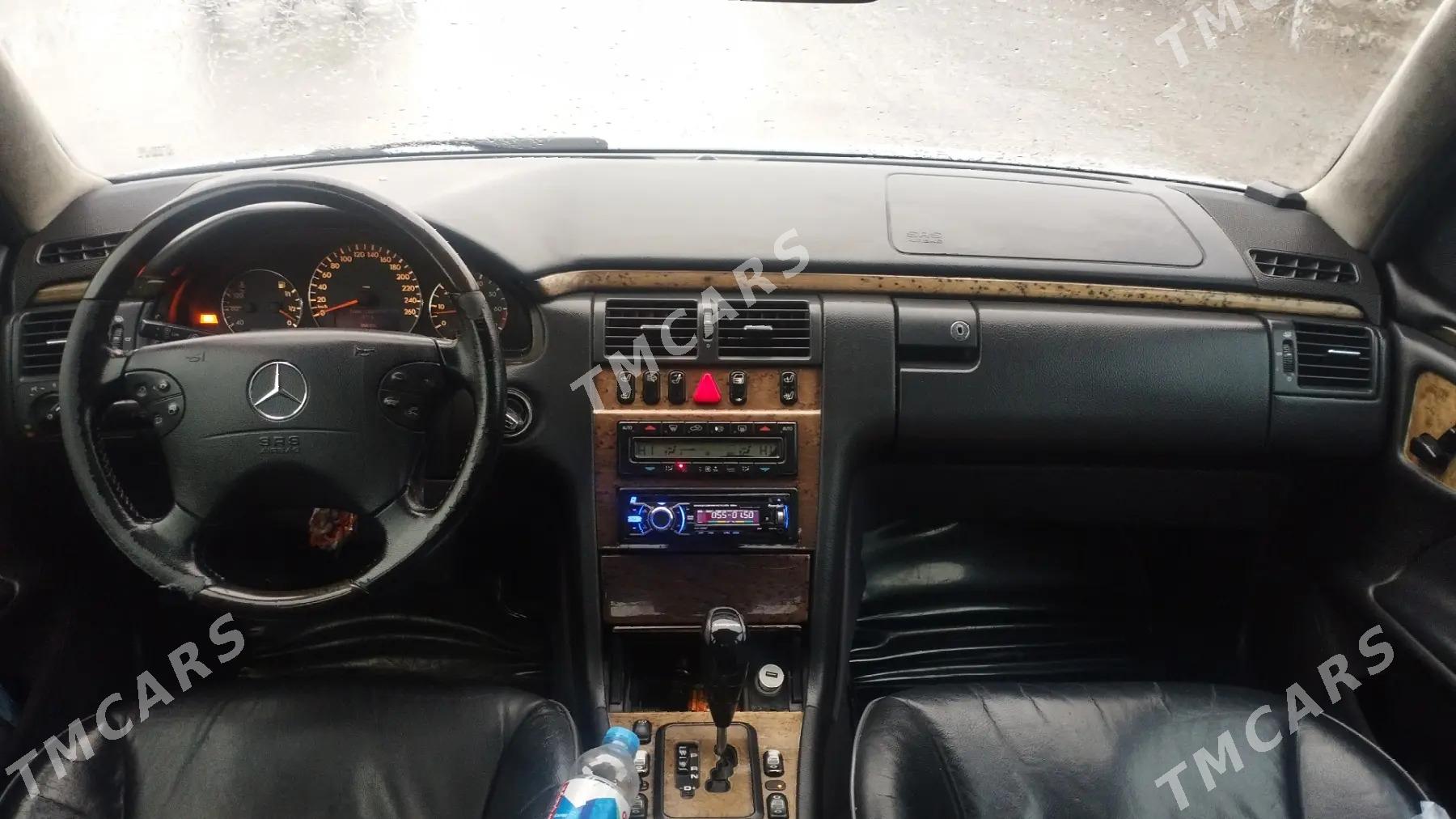 Mercedes-Benz E320 2001 - 105 000 TMT - Änew - img 5