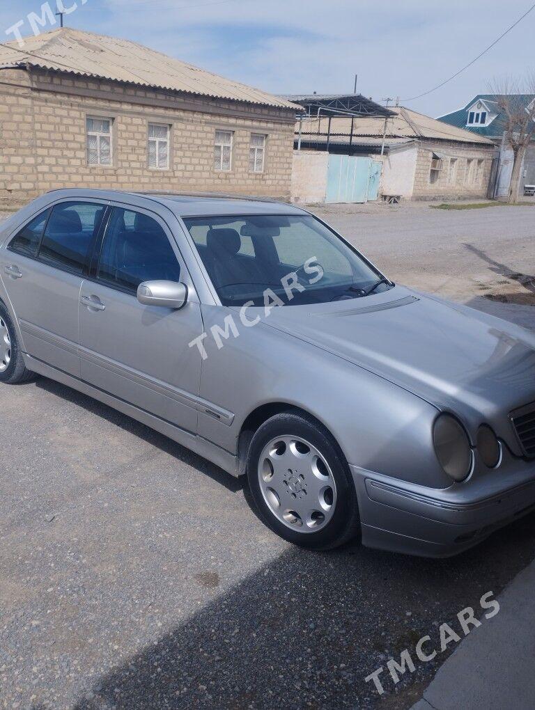 Mercedes-Benz E320 2001 - 105 000 TMT - Änew - img 4