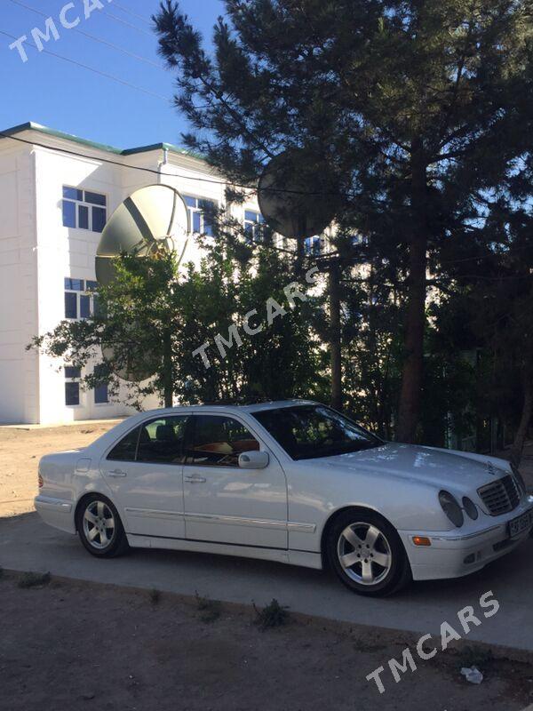 Mercedes-Benz E320 2002 - 115 000 TMT - Туркменбаши - img 7