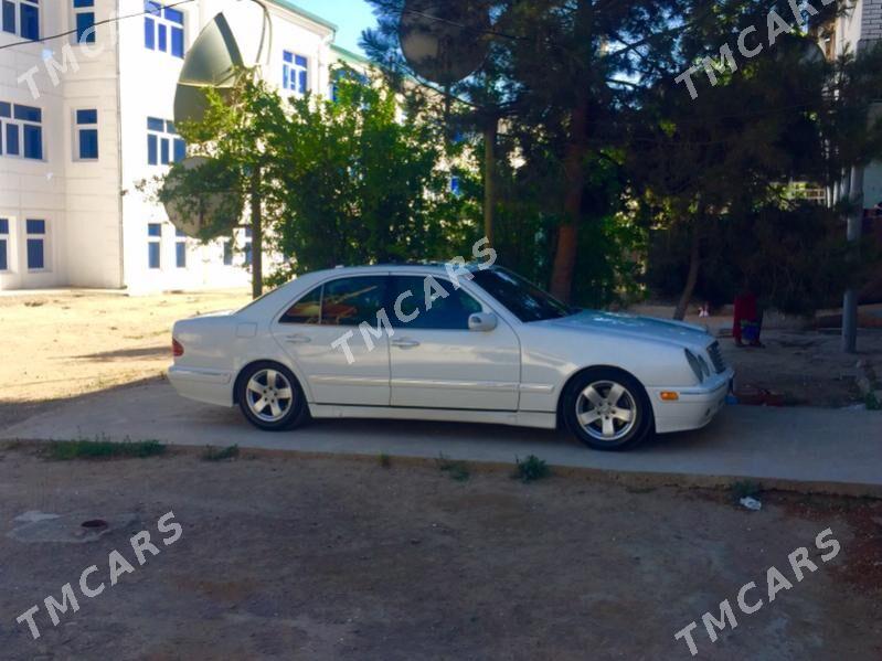 Mercedes-Benz E320 2002 - 115 000 TMT - Туркменбаши - img 10