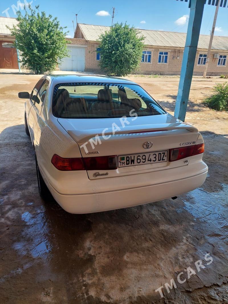 Toyota Camry 1998 - 120 000 TMT - Акдепе - img 4