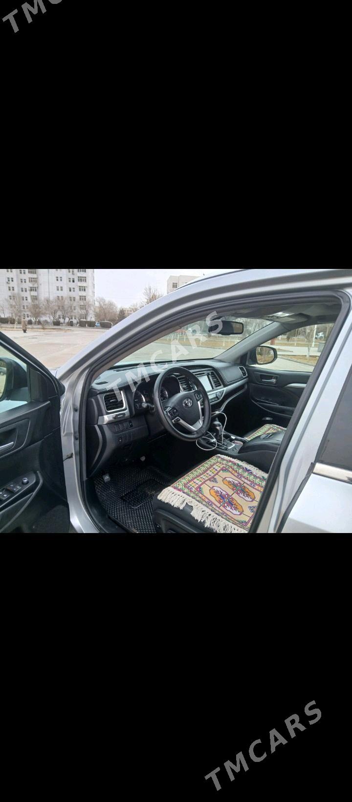 Toyota Highlander 2017 - 370 000 TMT - Туркменбаши - img 6