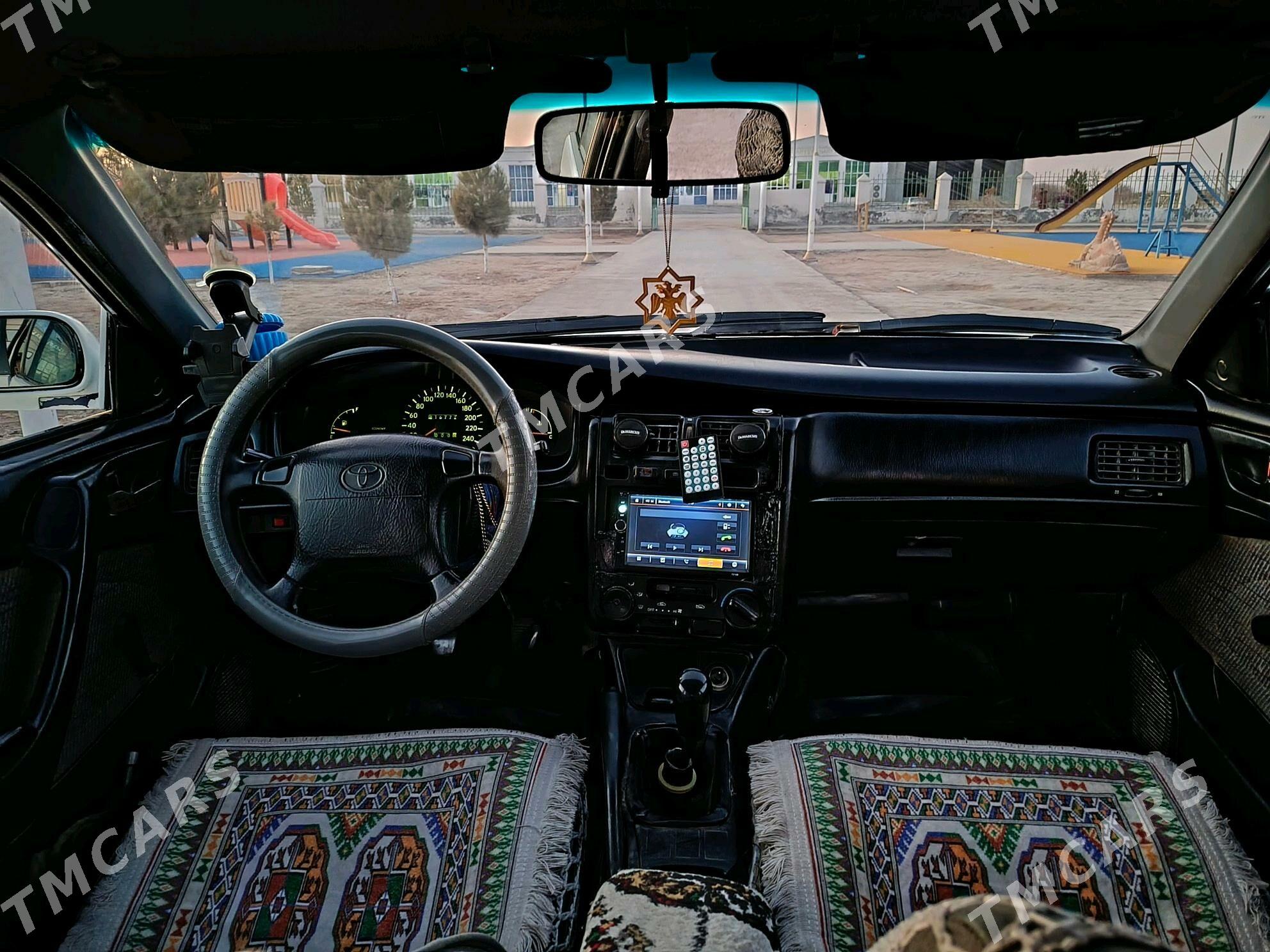 Toyota Carina 1994 - 50 000 TMT - Darganata - img 2