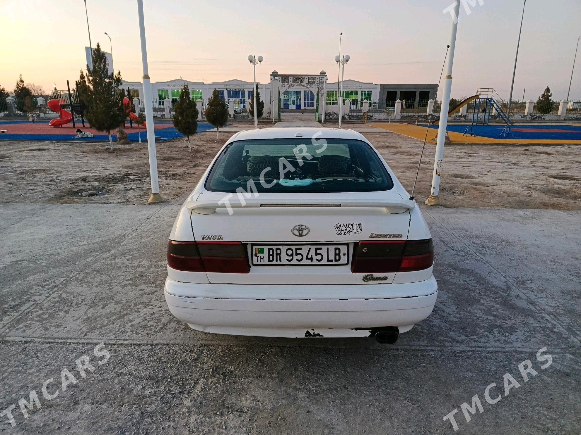 Toyota Carina 1994 - 50 000 TMT - Darganata - img 4