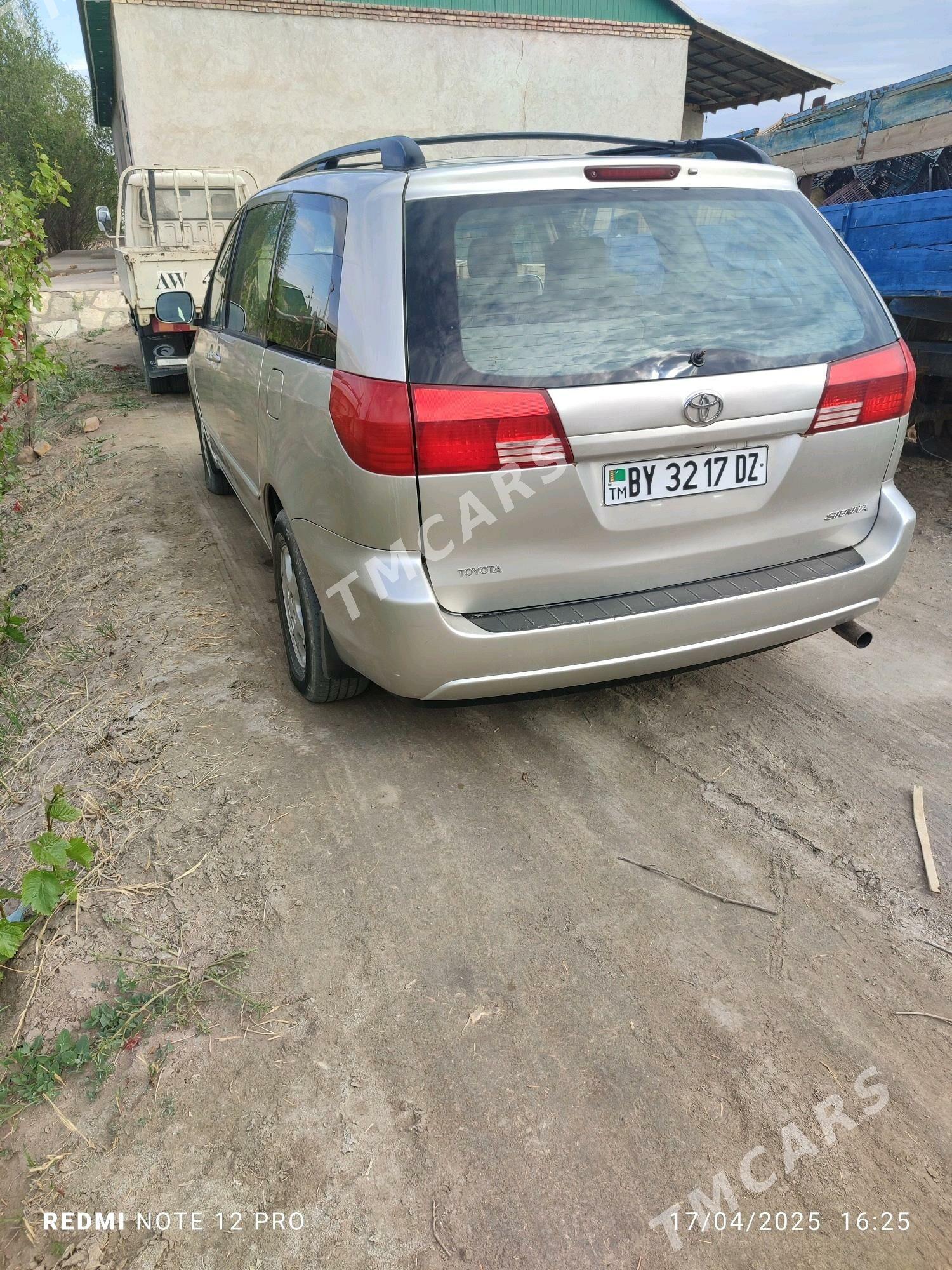 Toyota Sienna 2003 - 160 000 TMT - Кёнеургенч - img 2