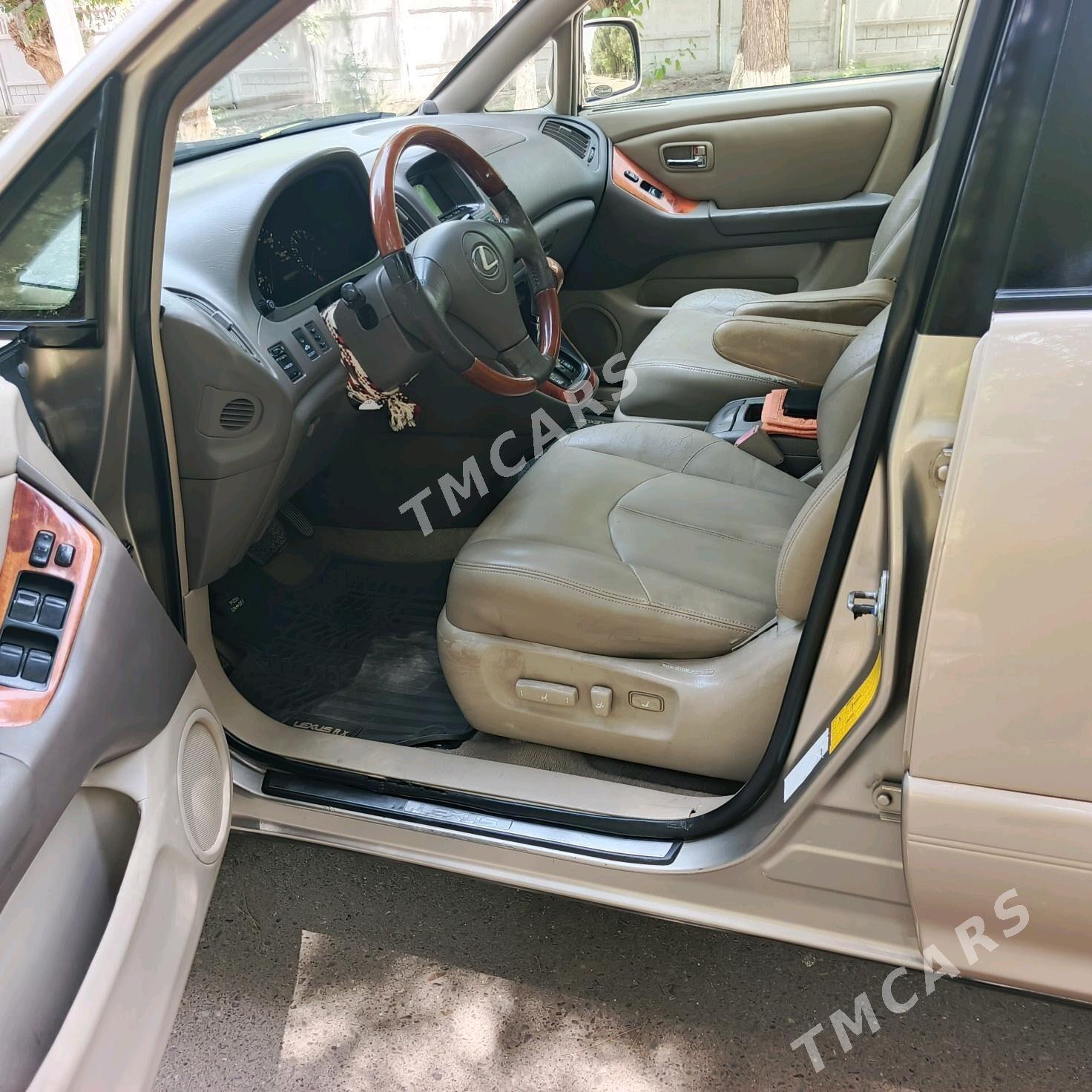 Lexus IS 300 2001 - 200 000 TMT - Мары - img 2