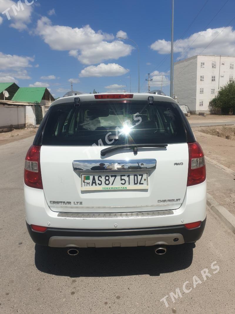 Chevrolet Captiva 2011 - 150 000 TMT - Дашогуз - img 4