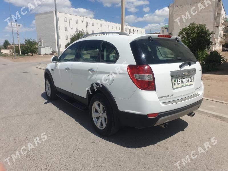 Chevrolet Captiva 2011 - 150 000 TMT - Дашогуз - img 8