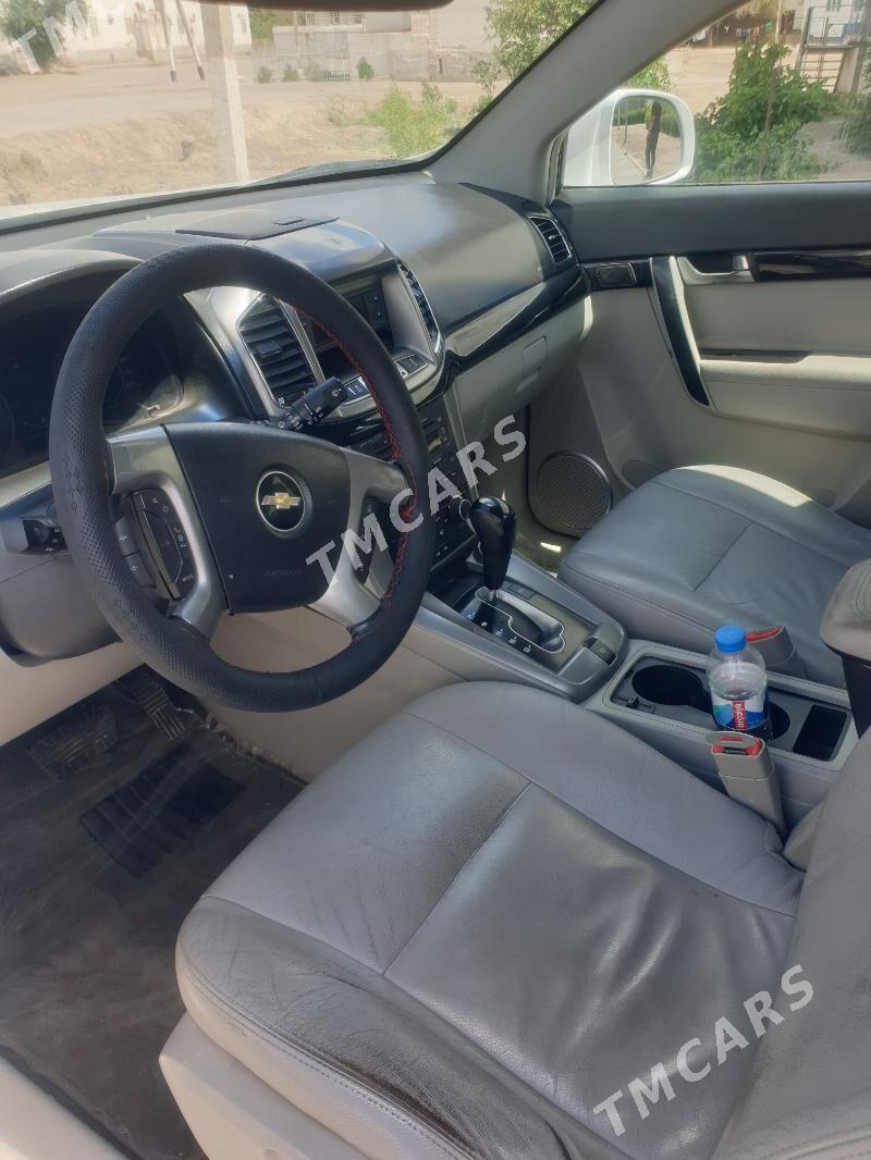 Chevrolet Captiva 2011 - 150 000 TMT - Дашогуз - img 6