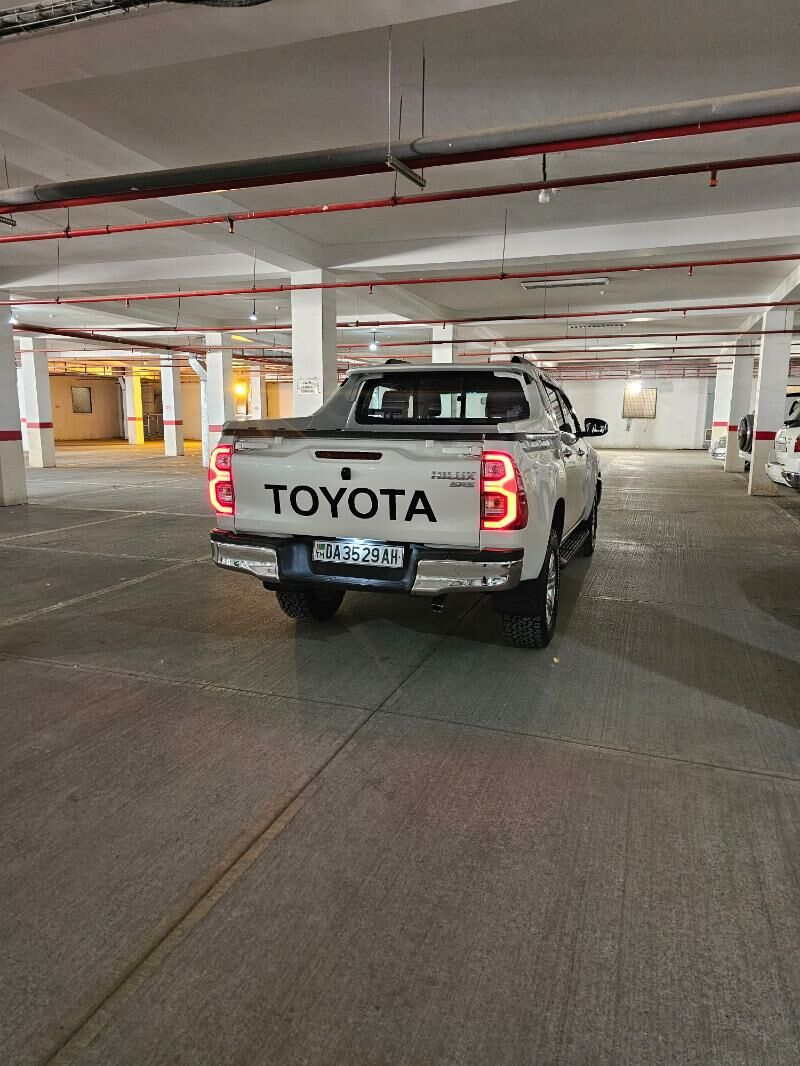 Toyota Hilux 2022 - 545 000 TMT - Ашхабад - img 4