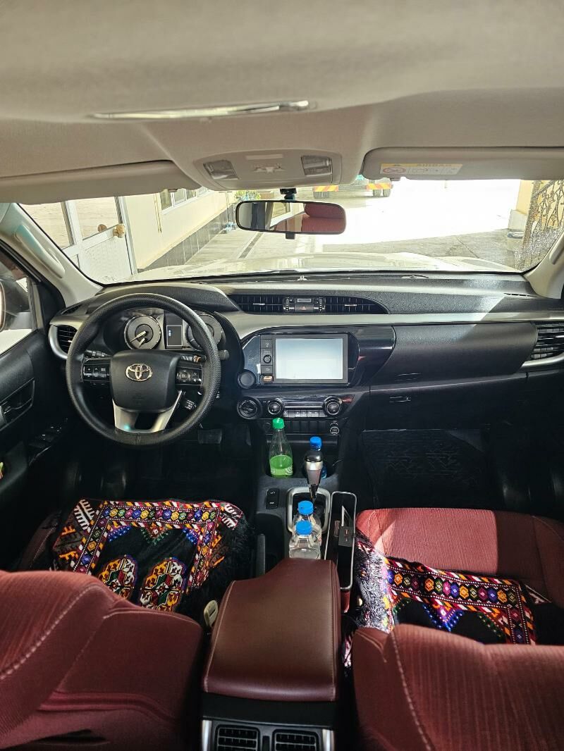 Toyota Hilux 2022 - 545 000 TMT - Ашхабад - img 3