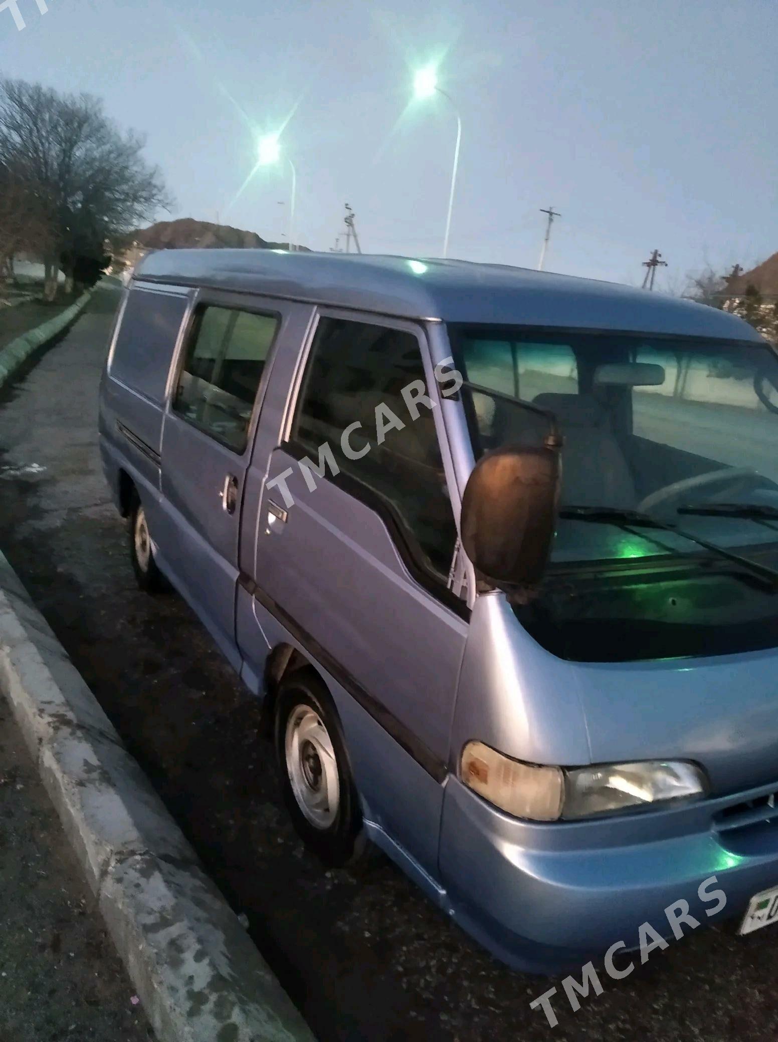 Toyota Hiace 1996 - 40 000 TMT - етр. Туркменбаши - img 2