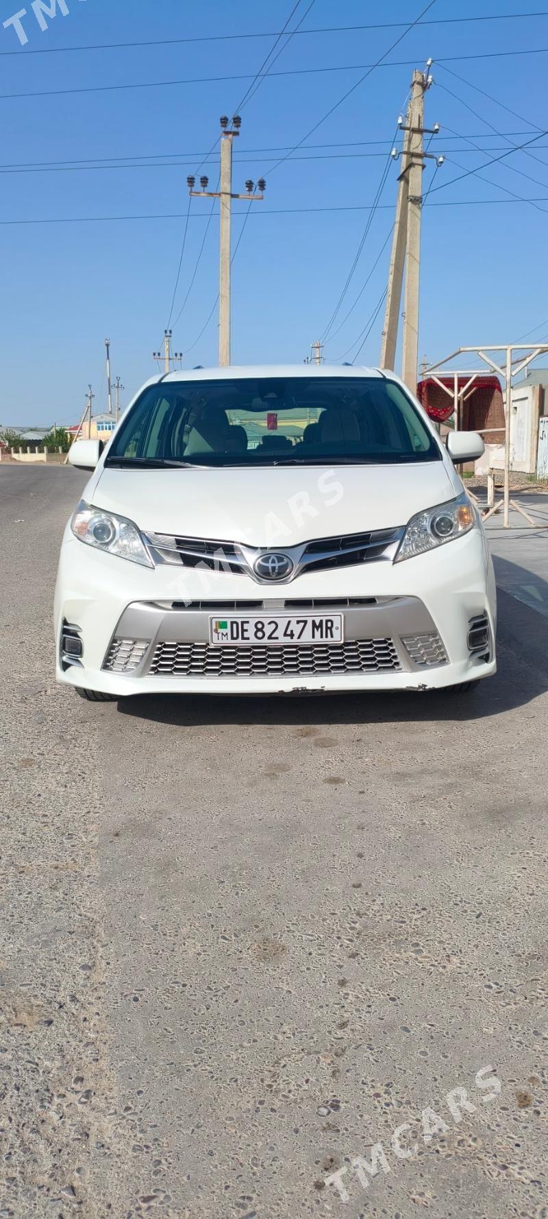 Toyota Sienna 2019 - 410 000 TMT - Мары - img 2