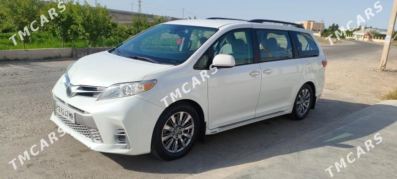 Toyota Sienna 2019 - 410 000 TMT - Мары - img 5