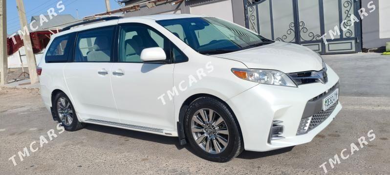 Toyota Sienna 2019 - 410 000 TMT - Мары - img 8