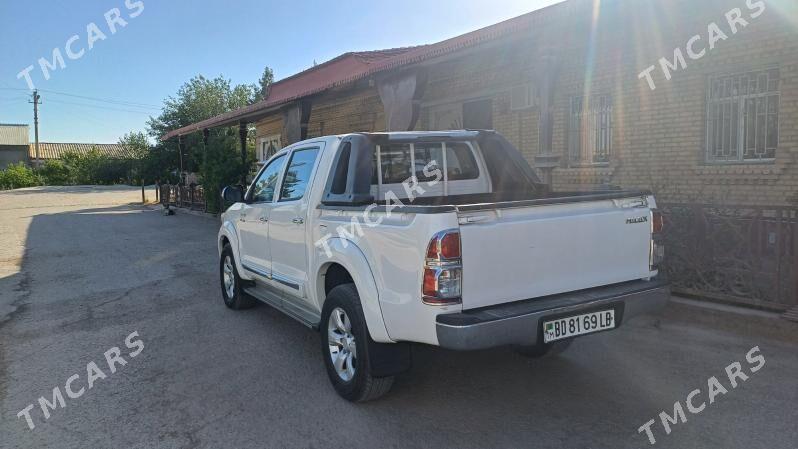 Toyota Hilux 2014 - 300 000 TMT - Türkmenabat - img 1
