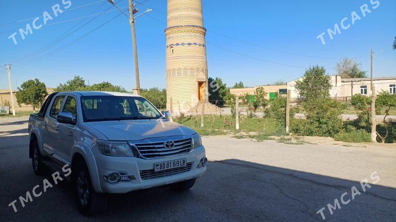 Toyota Hilux 2014 - 300 000 TMT - Türkmenabat - img 3