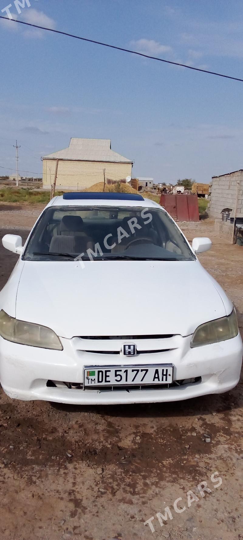Honda Accord 2000 - 20 000 TMT - Теджен - img 4