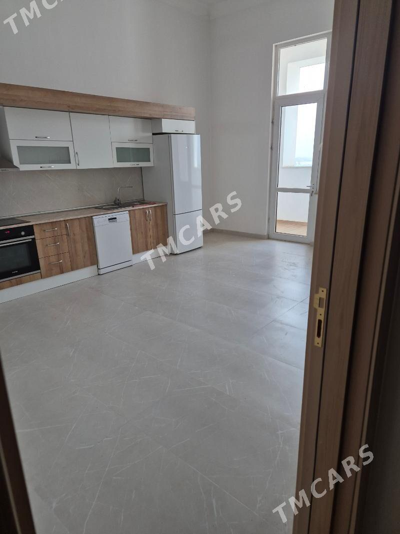 ELYTKA  16  TAPGYR  9 ET 3 KOM - Aşgabat - img 2