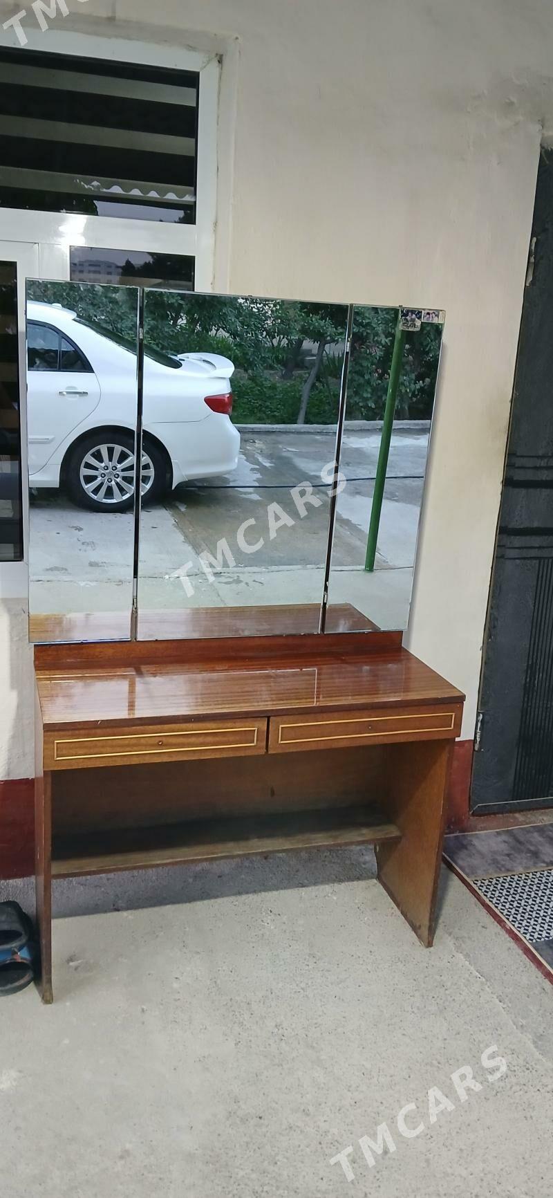 gadymy üç açylýan aýna - Кëши - img 2