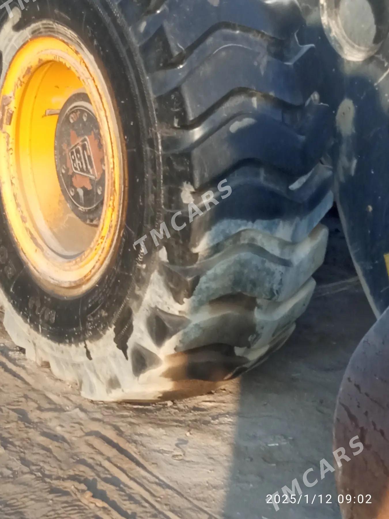 JCB 3CX ECO 2011 - 500 000 TMT - Чарджоу - img 3