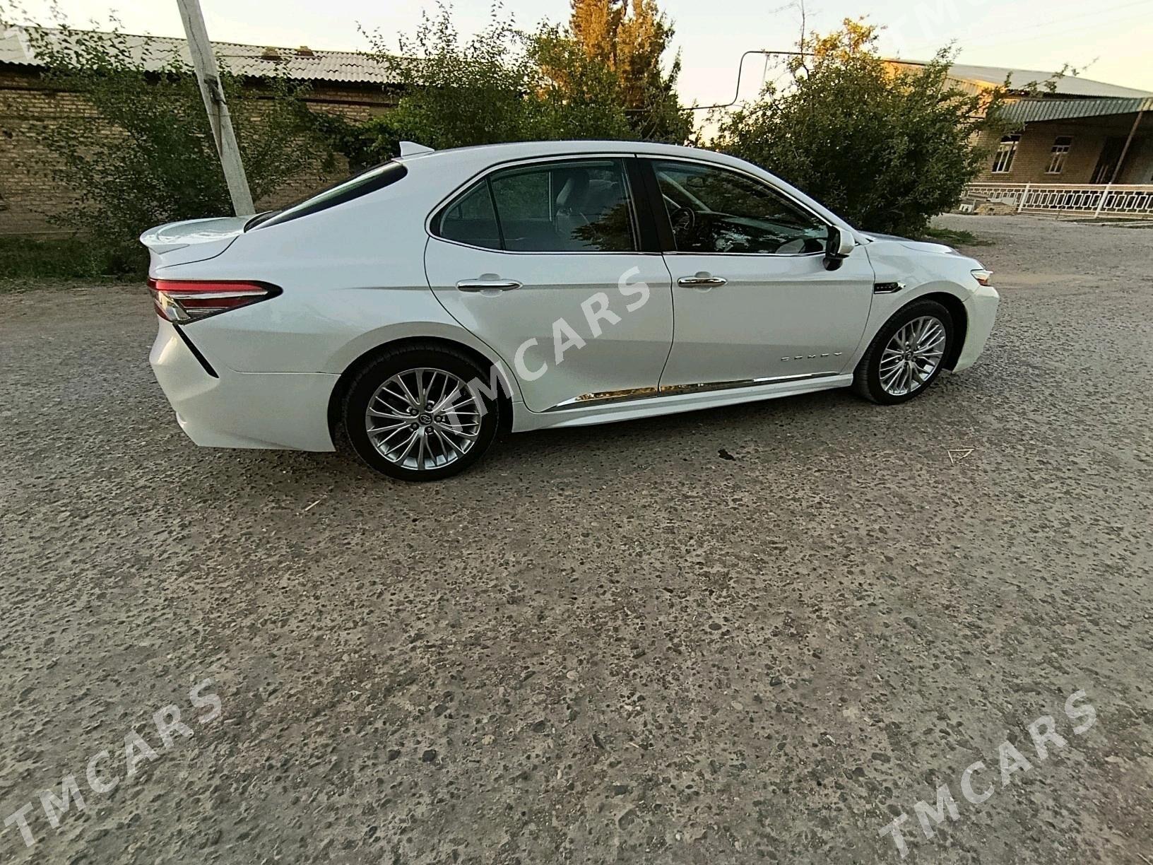 Toyota Camry 2019 - 320 000 TMT - Dänew - img 6