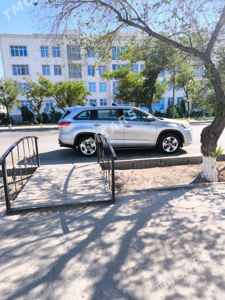 Toyota Highlander 2018 - 460 000 TMT - Дашогуз - img 2