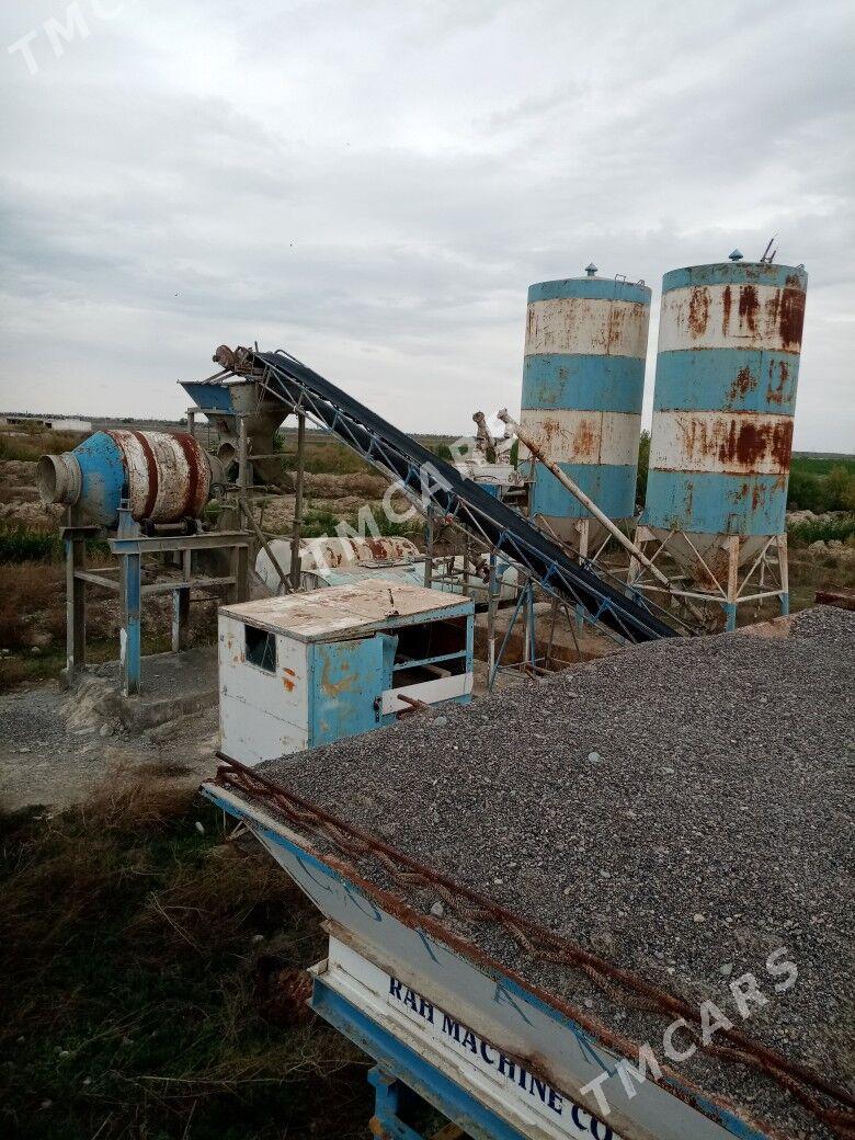 BSU (BETON SENTRAL) - Ýaşlyk - img 3