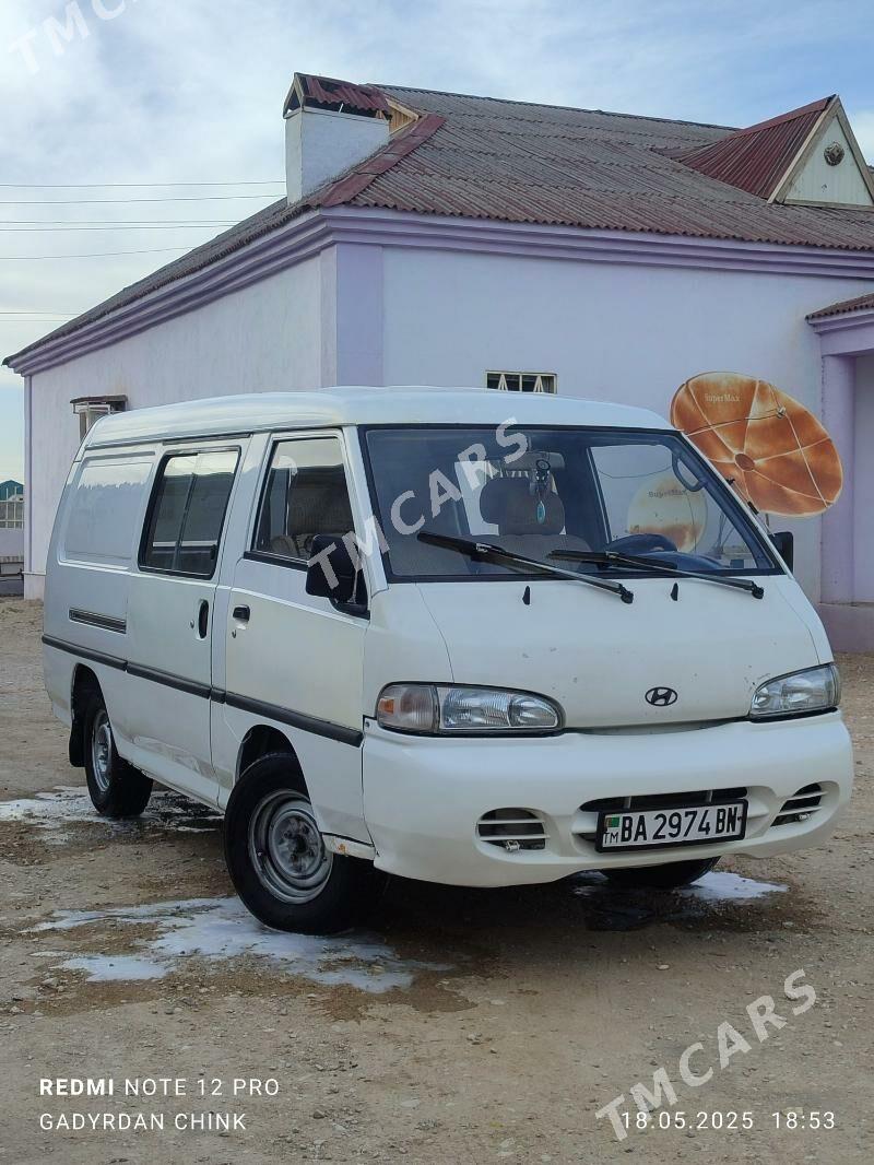 Toyota Hiace 2002 - 70 000 TMT - Balkanabat - img 5