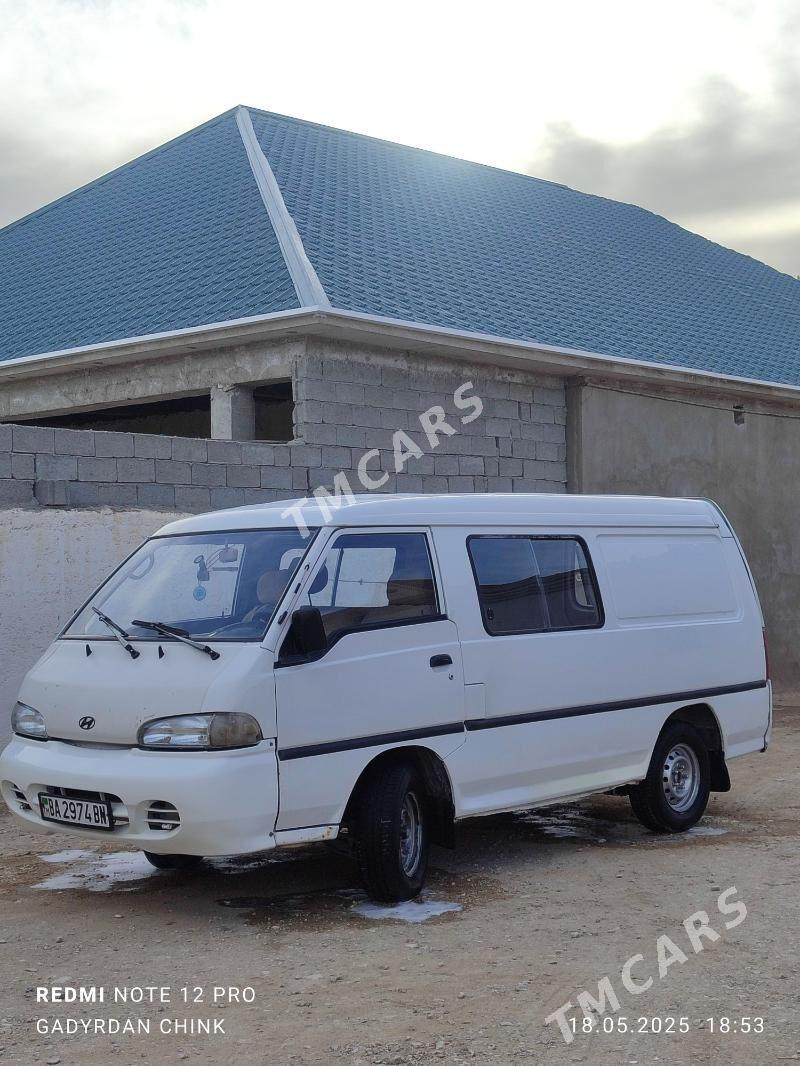 Toyota Hiace 2002 - 70 000 TMT - Balkanabat - img 6