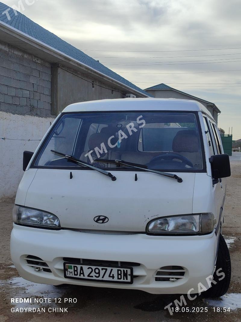 Toyota Hiace 2002 - 70 000 TMT - Balkanabat - img 3