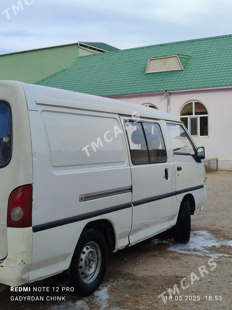 Toyota Hiace 2002 - 70 000 TMT - Balkanabat - img 8