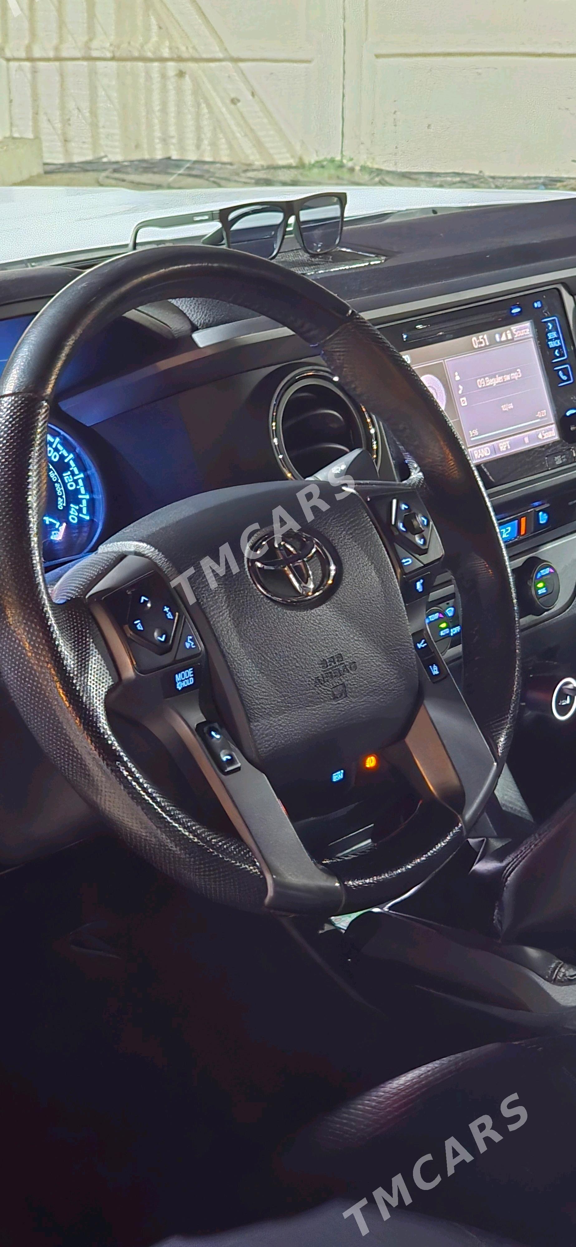Toyota Tacoma 2019 - 460 000 TMT - Aşgabat - img 10