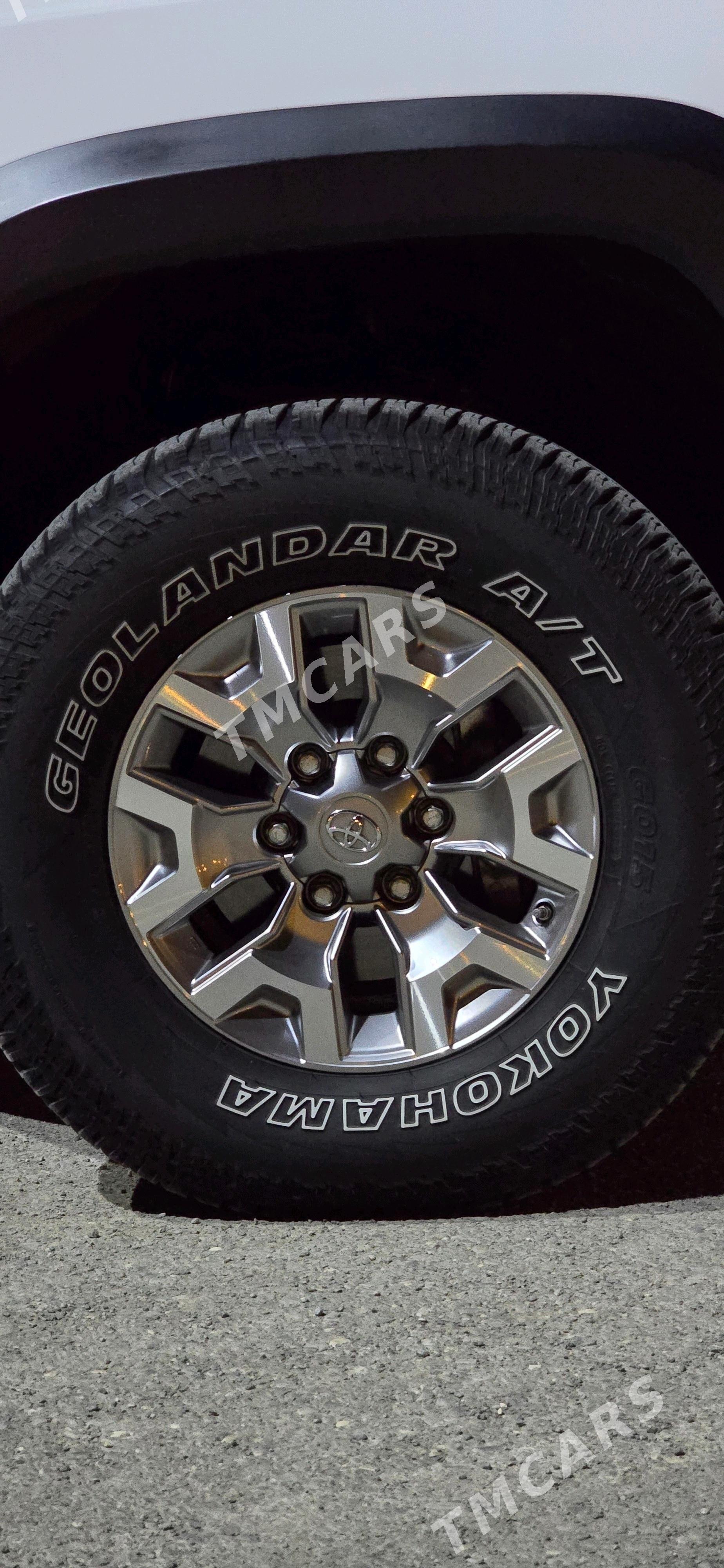 Toyota Tacoma 2019 - 460 000 TMT - Aşgabat - img 9