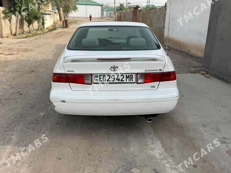 Toyota Camry 2000 - 130 000 TMT - Ýolöten - img 5