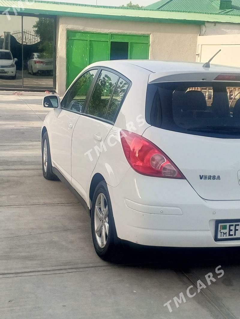 Nissan Versa 2011 - 130 000 TMT - Бедев - img 3