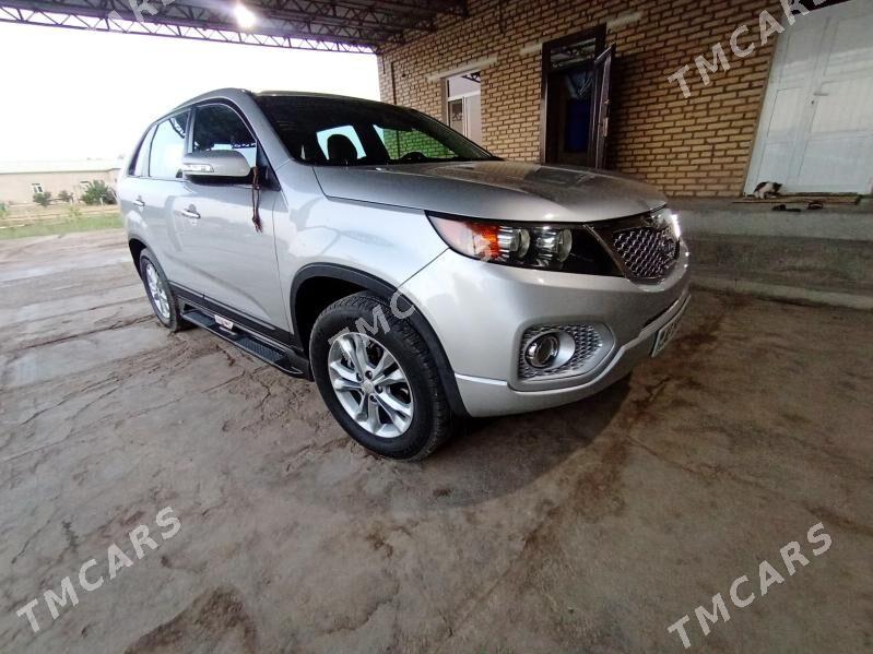 Kia Sorento 2011 - 175 000 TMT - Мары - img 4