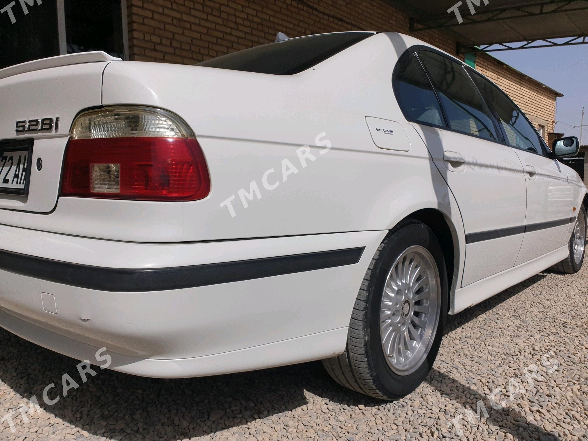 BMW 528 2000 - 95 000 TMT - Kaka - img 3